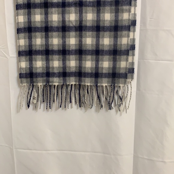 100% CASHMERE SCARF NWT - Picture 4 of 4